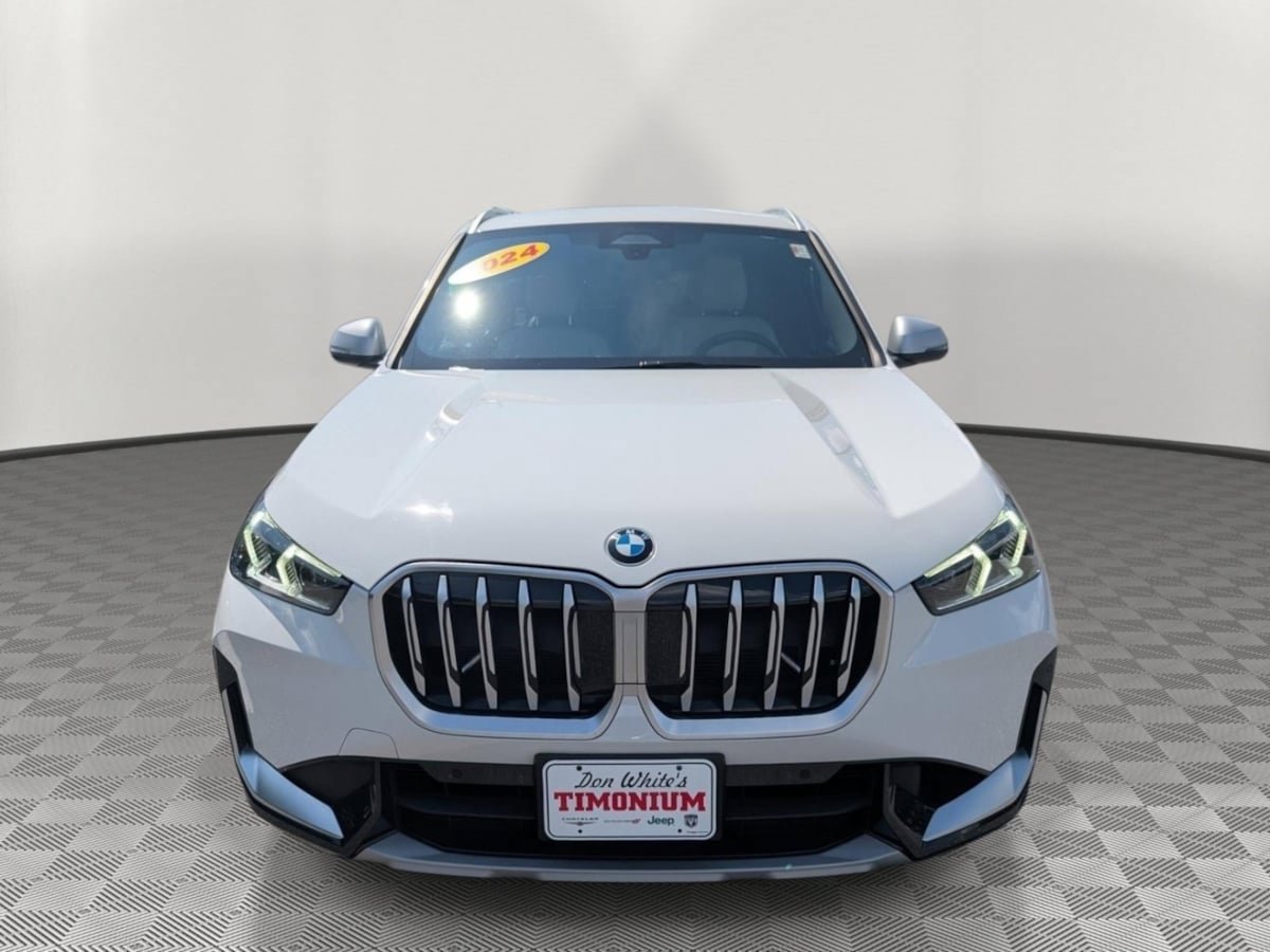 Used 2024 BMW X1 xDrive28i AWD/4WD image 3