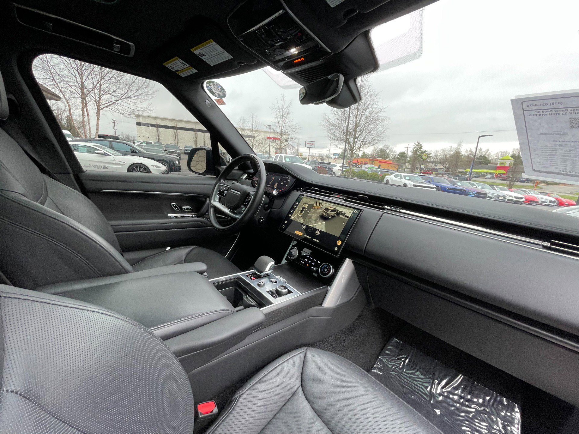 Used 2023 Land Rover Range Rover SE image 15