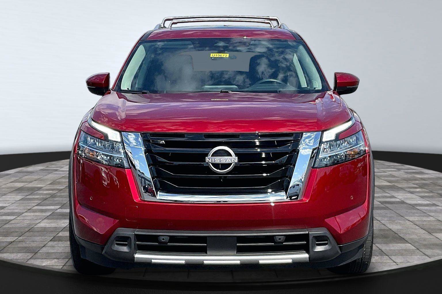 Certified 2024 Nissan Pathfinder SL w/ SL Premium Package FWD image 2
