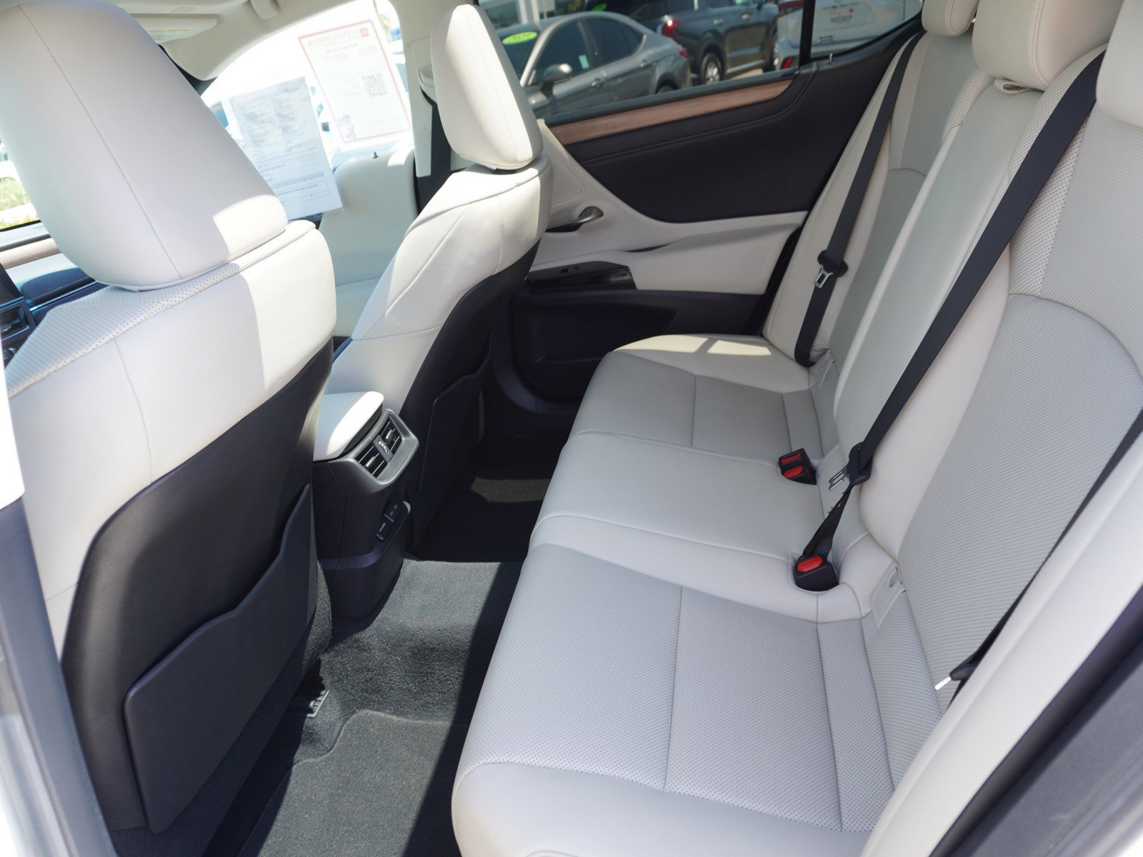 Used 2024 Lexus ES 350 w/ Premium Package FWD image 12