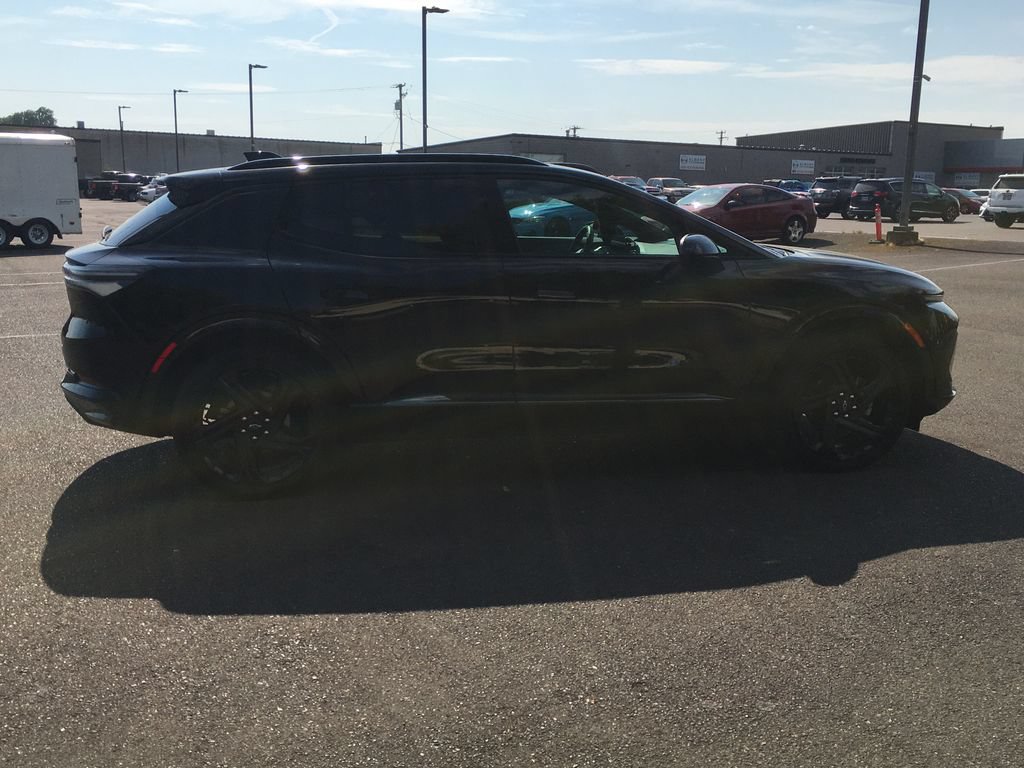 Used 2024 Chevrolet Equinox EV RS AWD/4WD image 8