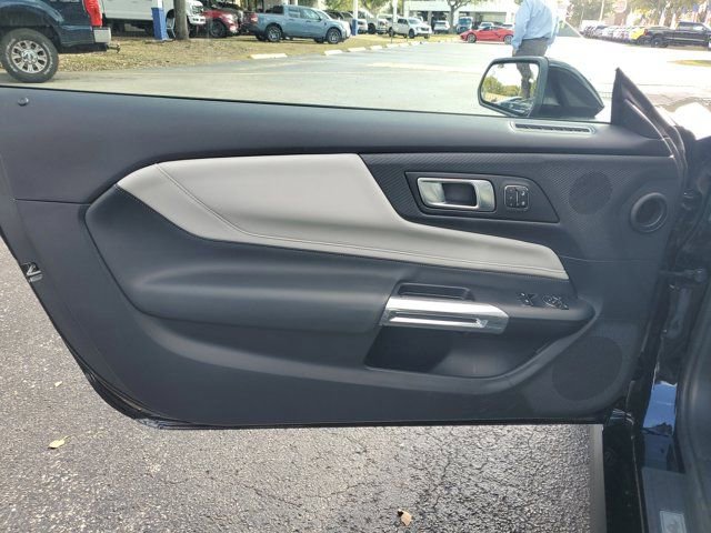 Used 2025 Ford Mustang GT Premium image 12