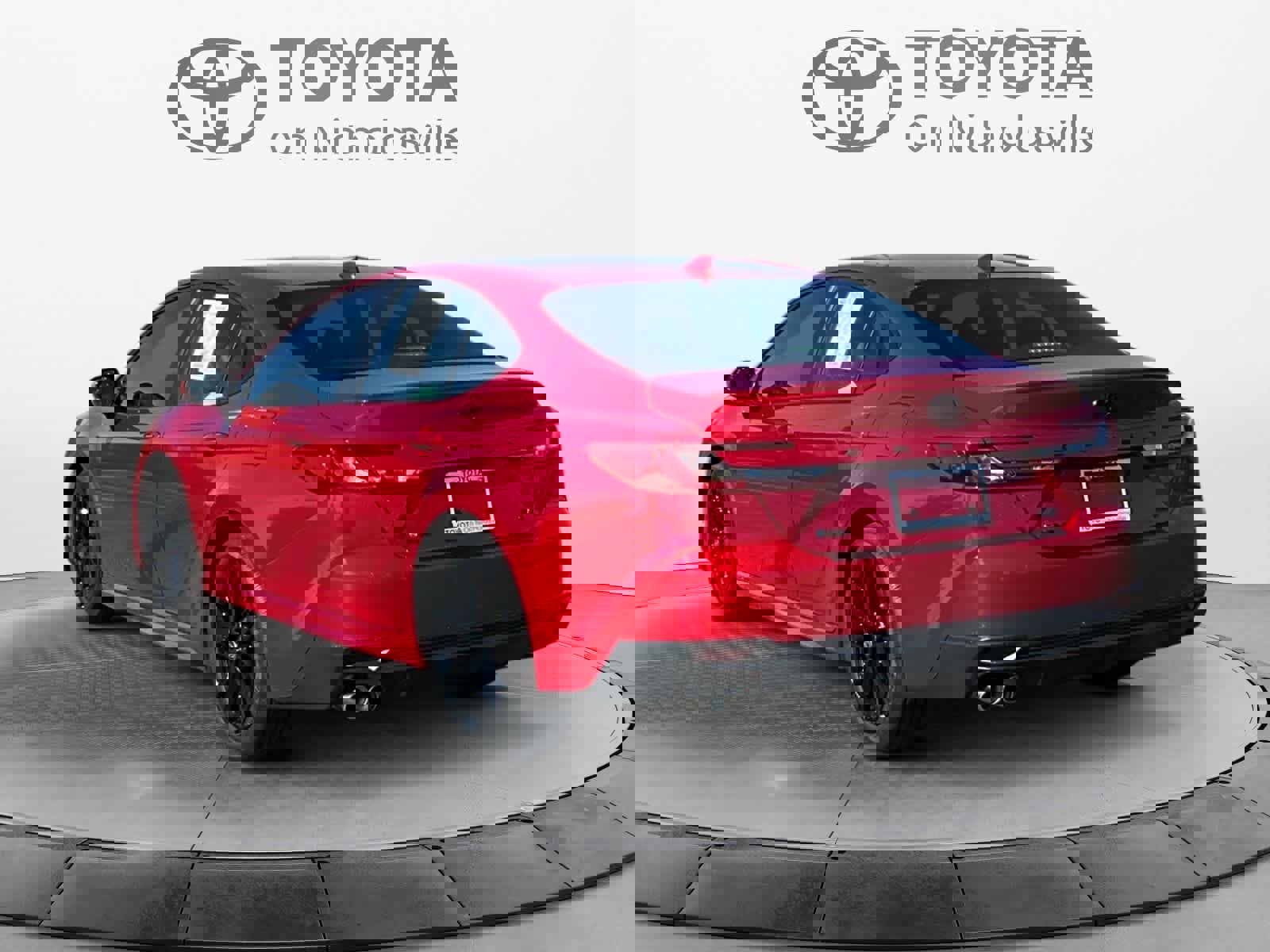 Used 2025 Toyota Camry SE image 4