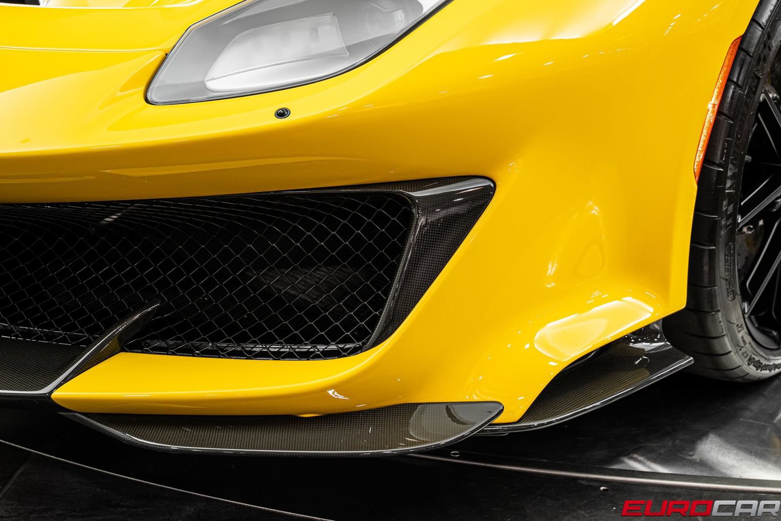 Used 2020 Ferrari 488 Pista Coupe RWD image 16
