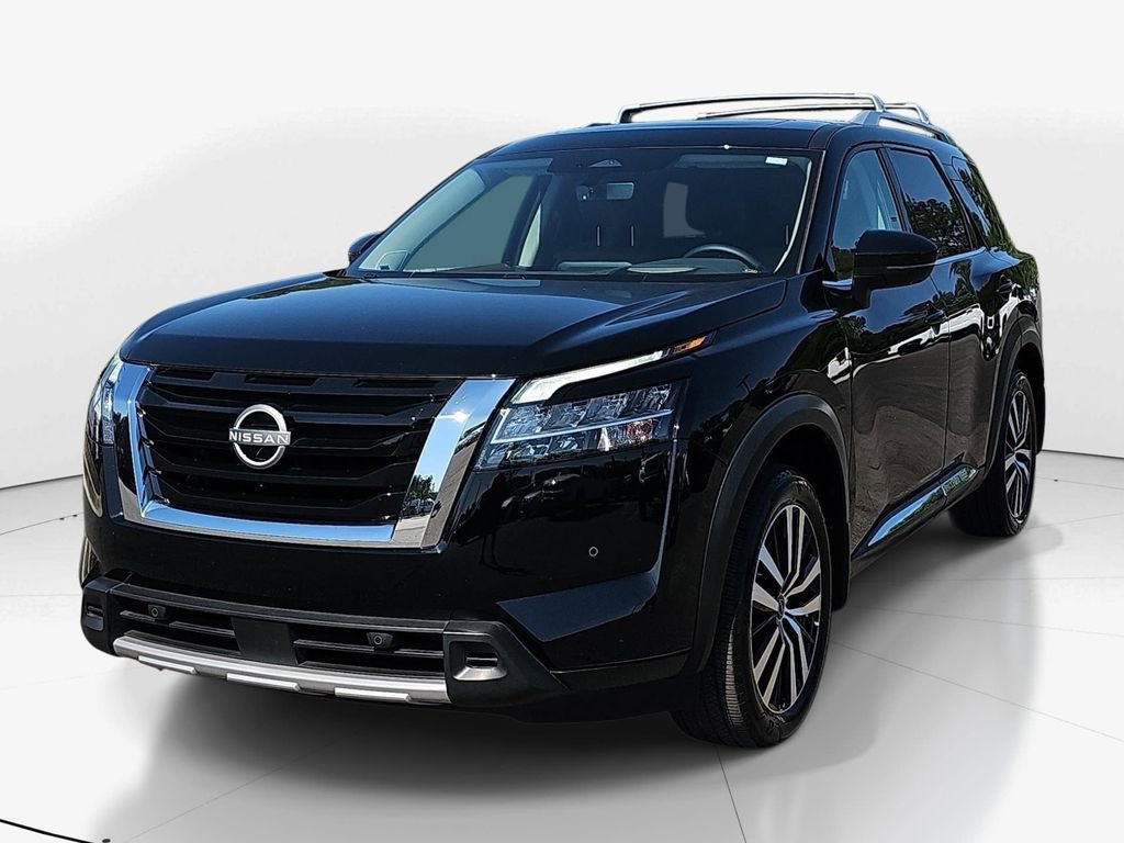 Used 2024 Nissan Pathfinder Platinum w/ Cargo Package image 10