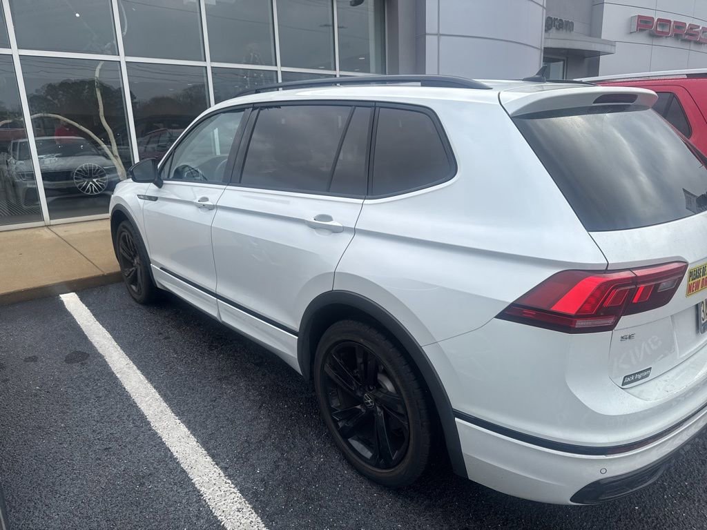 Used 2023 Volkswagen Tiguan SE R-Line image 11