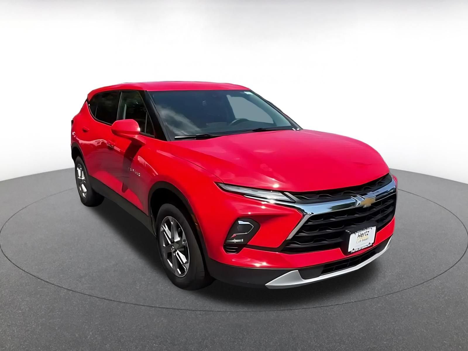 Used 2026 Chevrolet Blazer LT FWD image 3