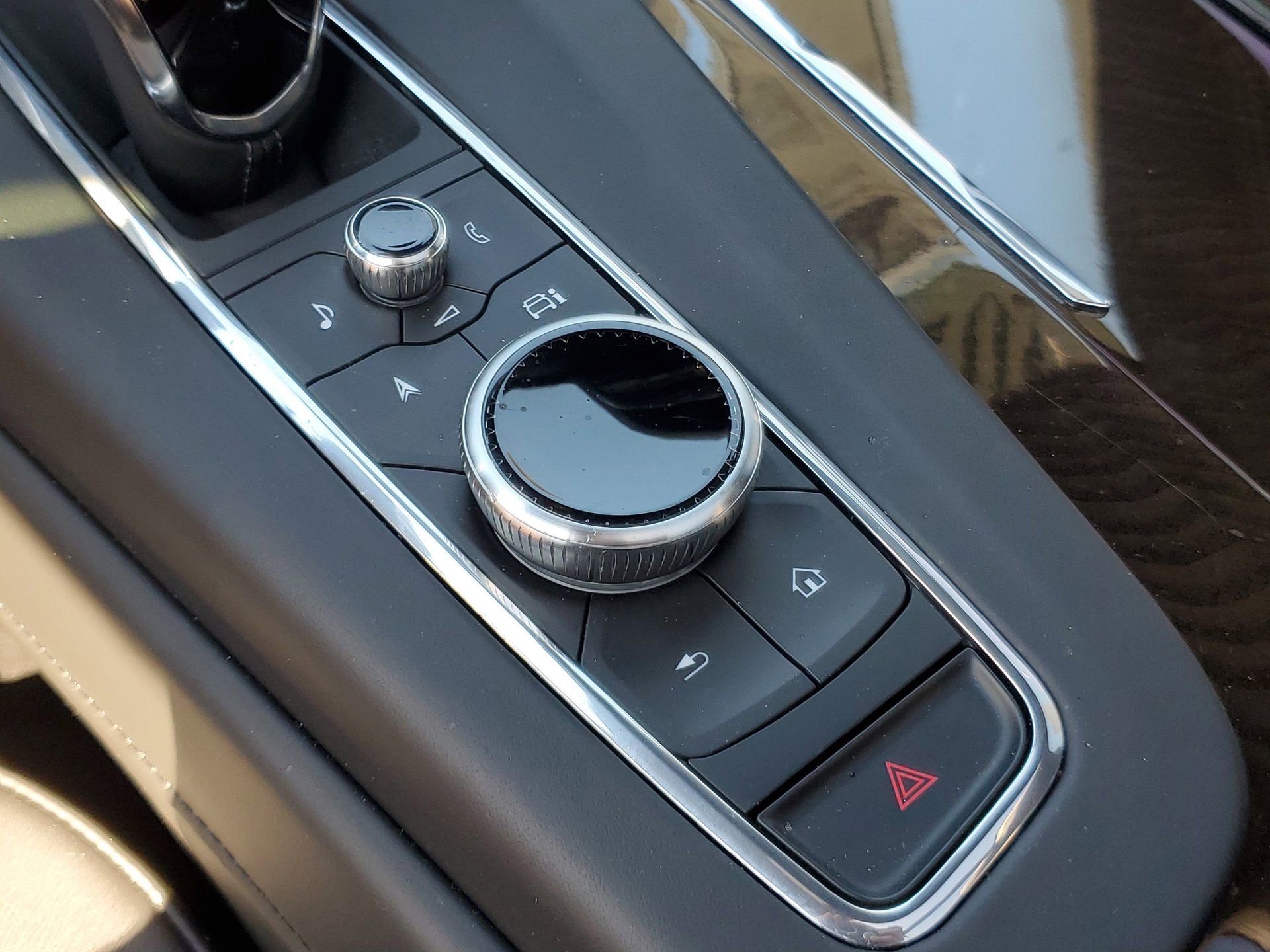 Used 2024 Cadillac Escalade Premium Luxury Platinum image 31