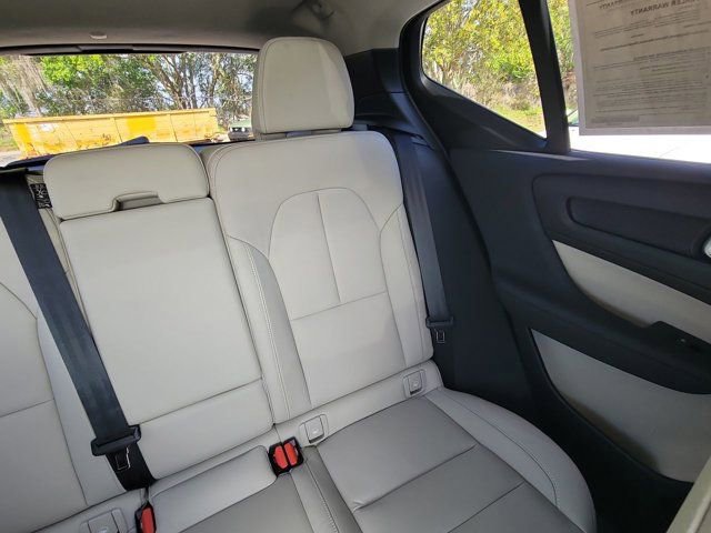 Used 2025 Volvo XC40 B5 Plus w/ Protection Package Premier image 6