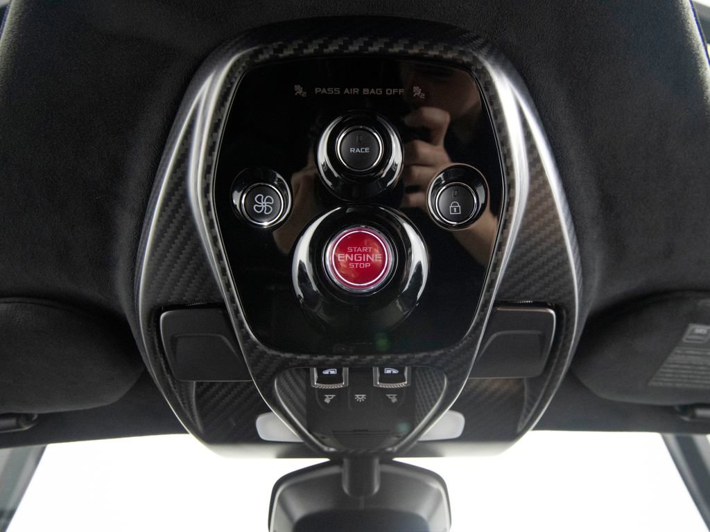 Used 2019 McLaren Senna image 53