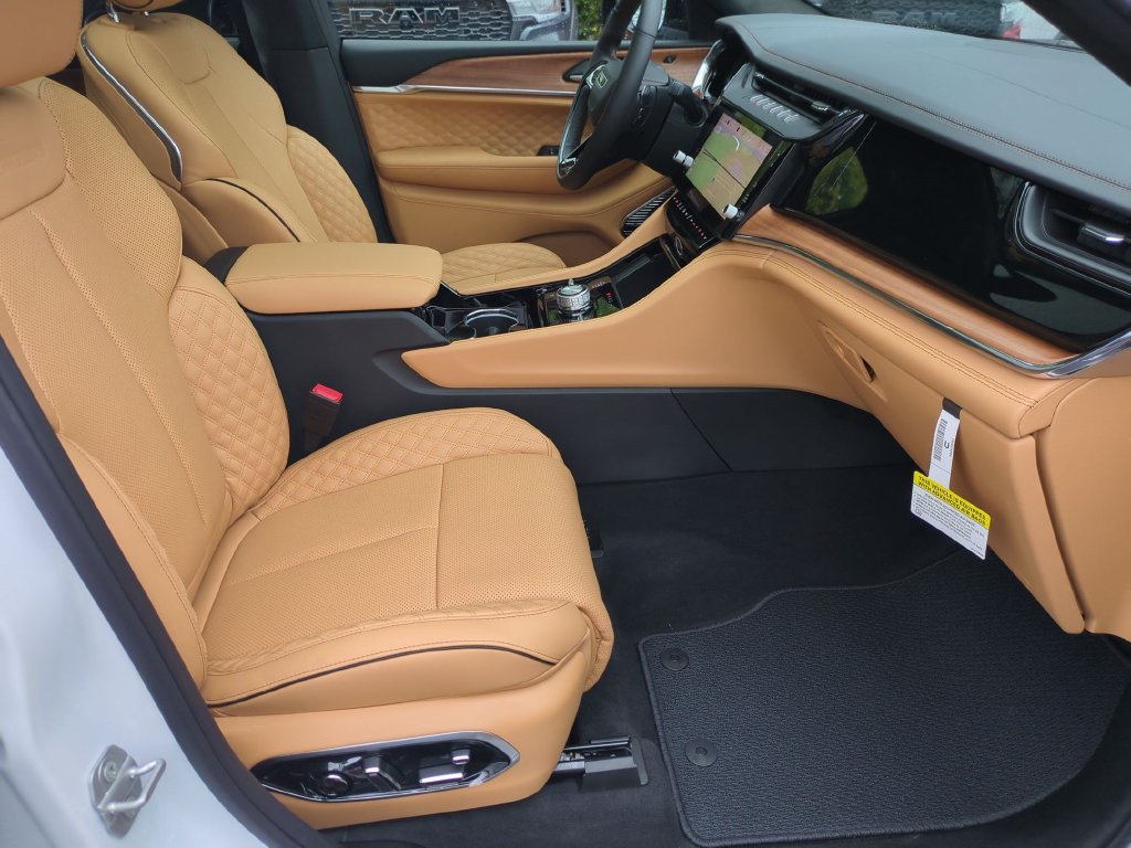 New 2027 Jeep Grand Cherokee L Summit AWD/4WD image 36