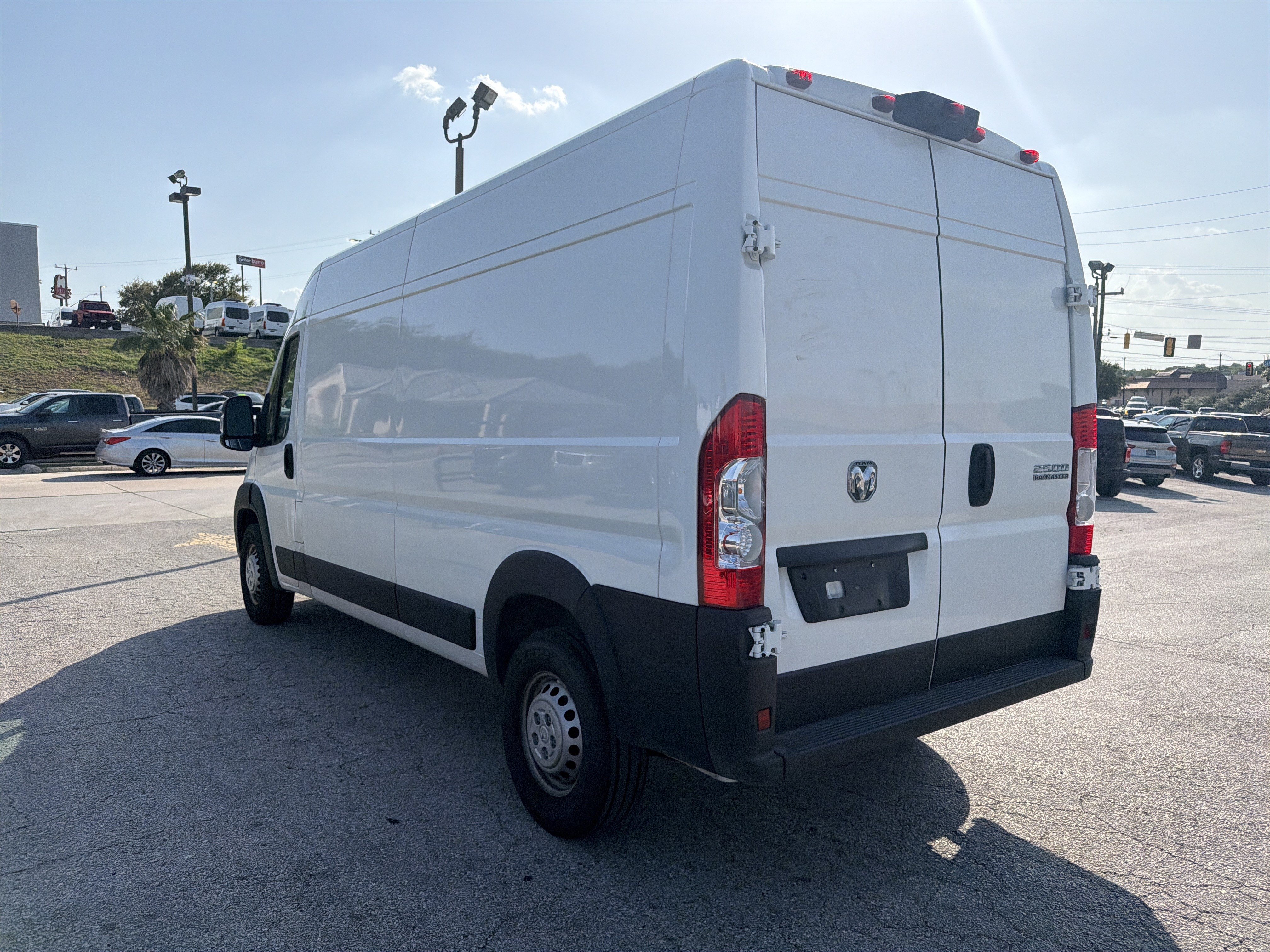 Used 2026 RAM ProMaster 2500 w/ Convenience Group FWD image 5
