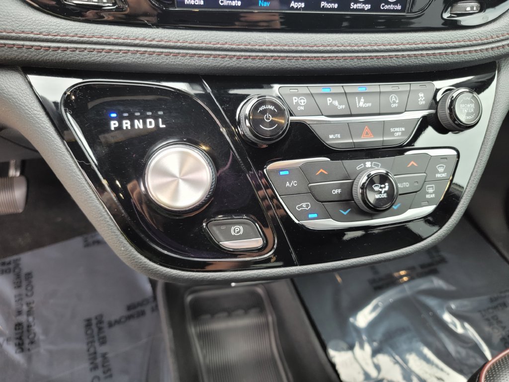 Used 2020 Chrysler Pacifica Limited FWD image 22