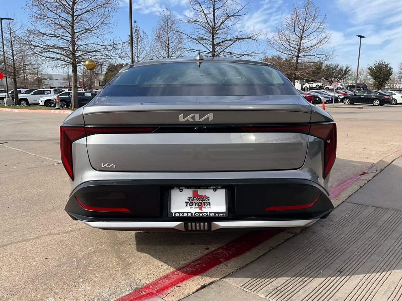 Used 2025 Kia K4 LXS image 7