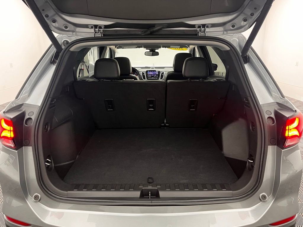 Used 2024 Chevrolet Equinox Premier image 11