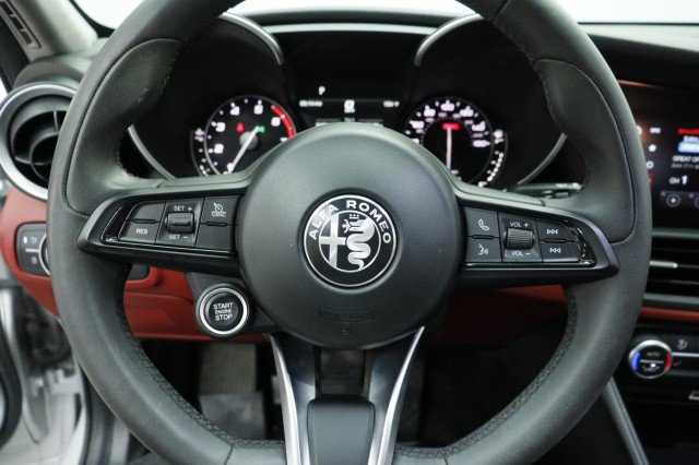 Used 2021 Alfa Romeo Giulia Ti RWD image 10