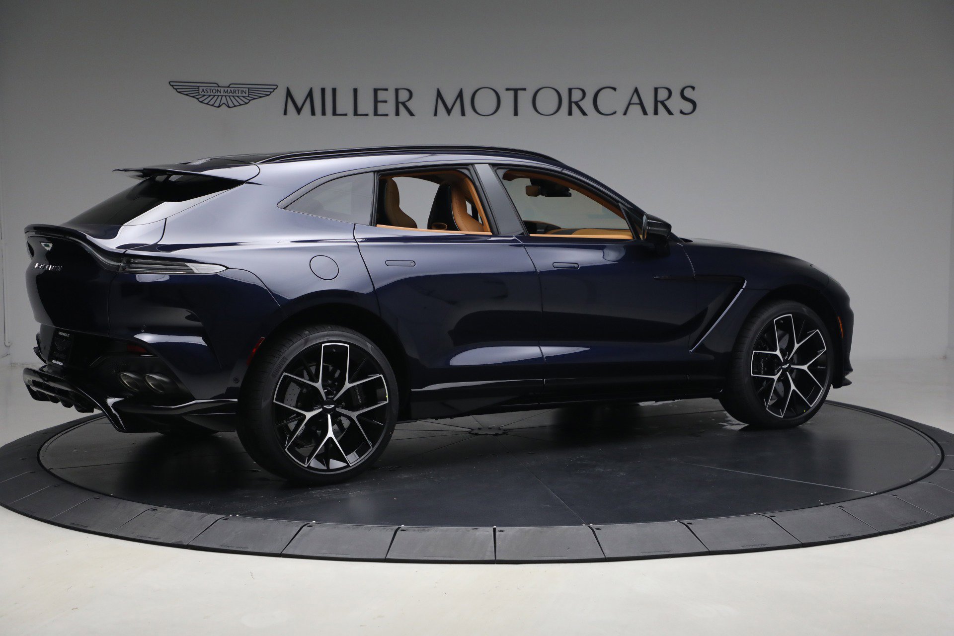 New 2026 Aston Martin DBX 707 AWD/4WD image 9