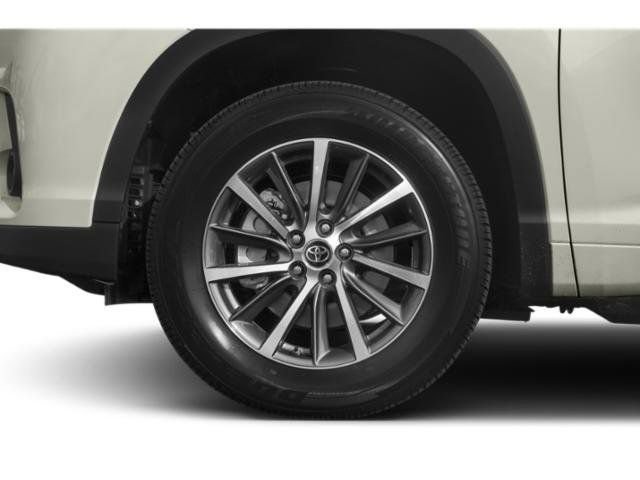 Used 2019 Toyota Highlander XLE FWD image 11