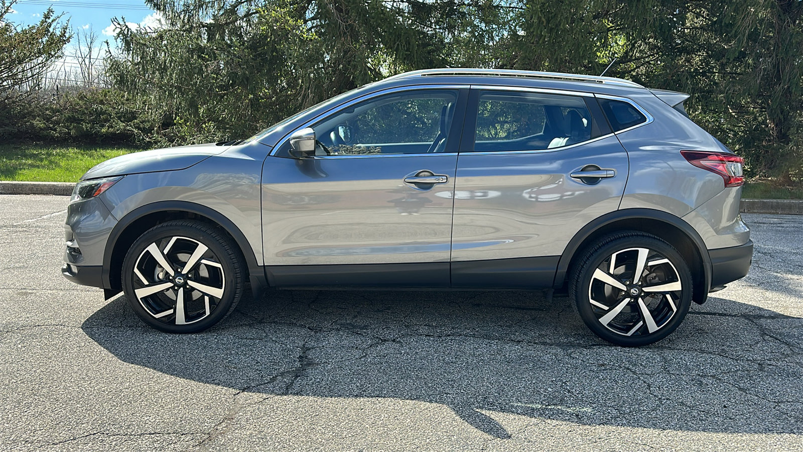 Certified 2022 Nissan Rogue Sport SL w/ Premium Package image 28
