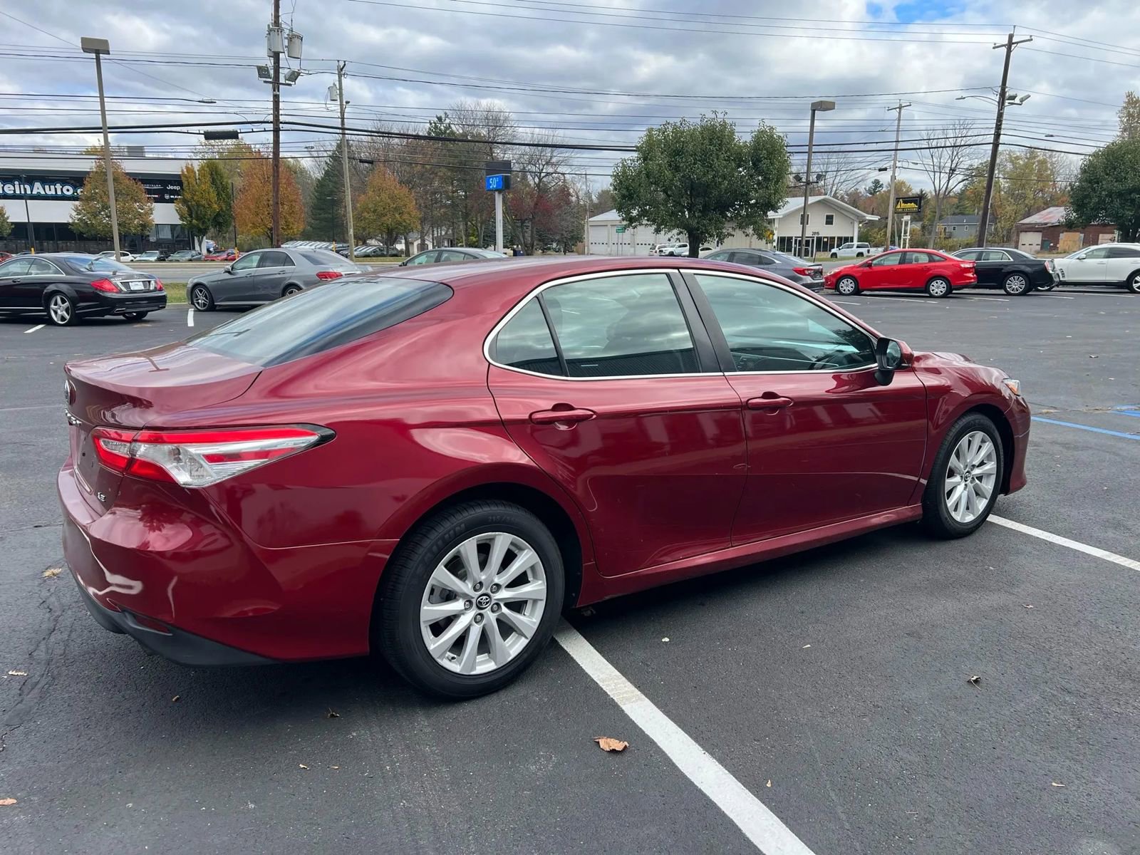 Used 2018 Toyota Camry LE image 7