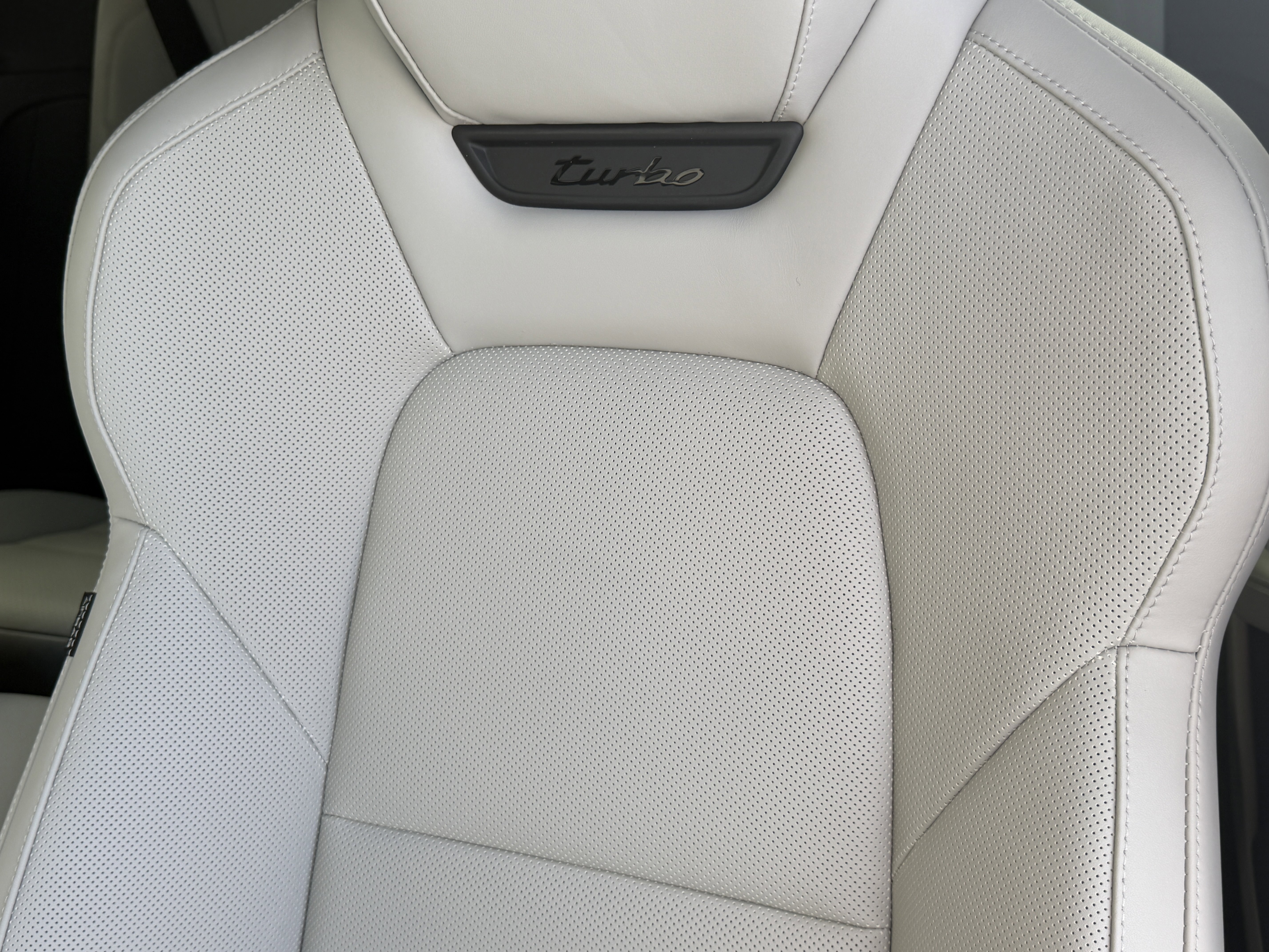 New 2026 Porsche Macan Turbo Electric image 5