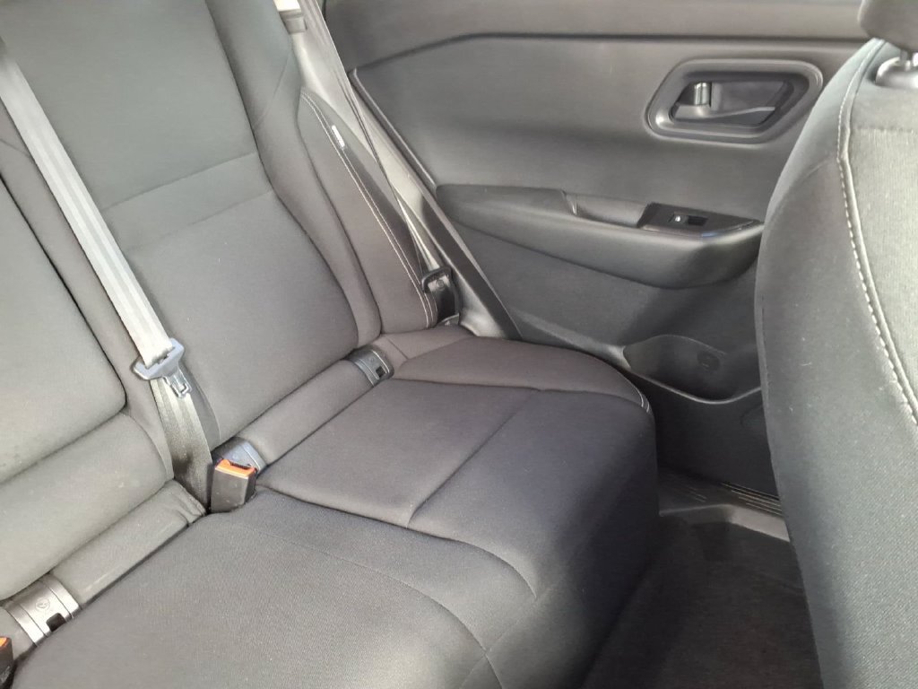 Used 2024 Nissan Rogue S FWD image 18