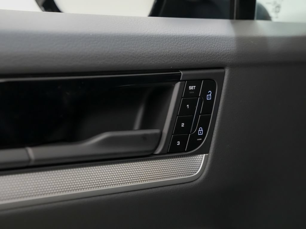 New 2026 Porsche Cayenne AWD/4WD image 22