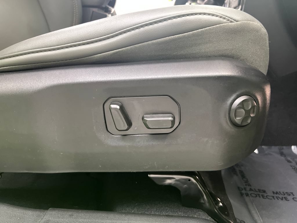 Used 2025 Jeep Gladiator Mojave w/ Convenience Group AWD/4WD image 28