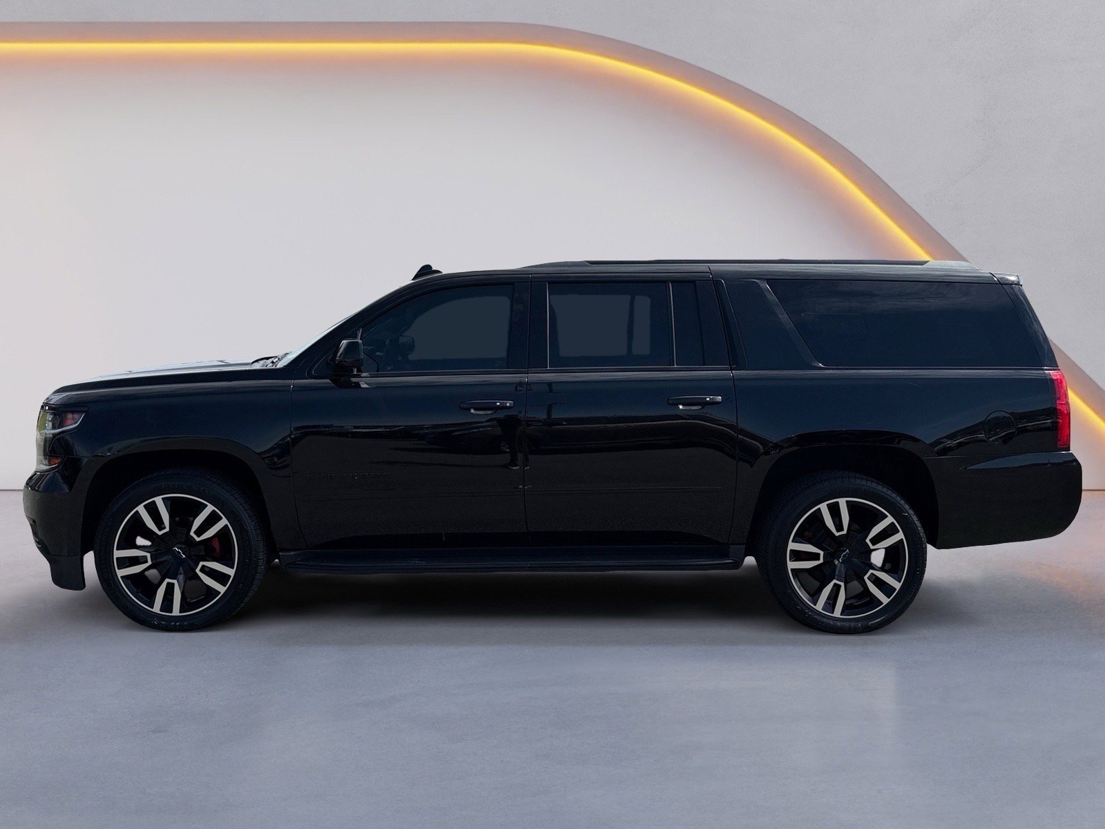 Used 2019 Chevrolet Suburban Premier image 6