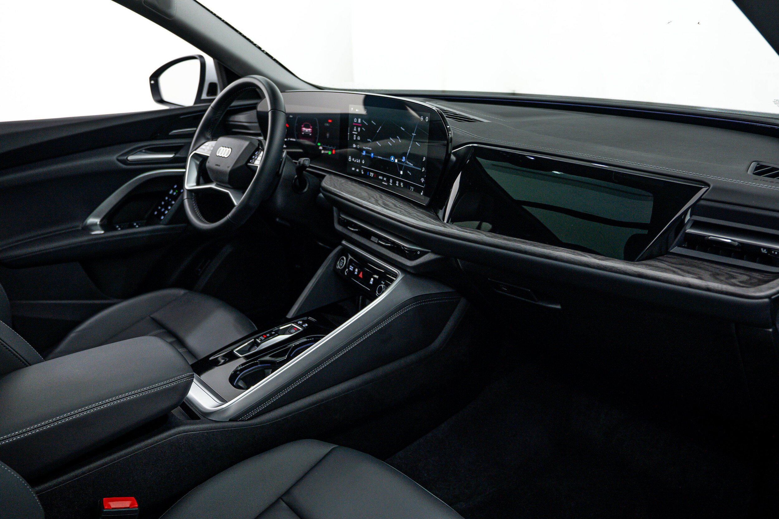 Used 2025 Audi Q5 Premium Plus w/ Premium Plus AWD/4WD image 8