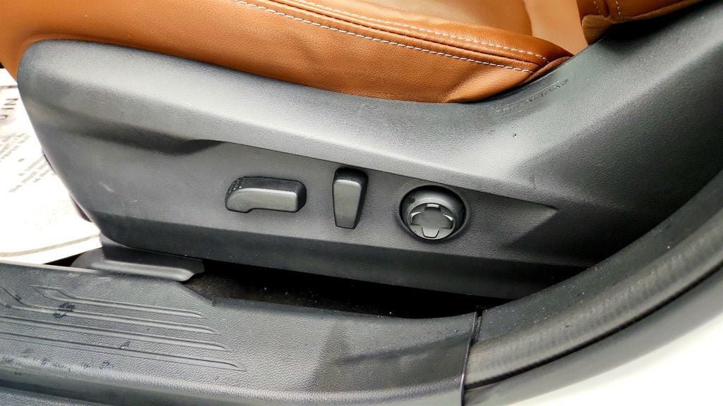 Used 2023 Subaru Outback Touring AWD/4WD image 12