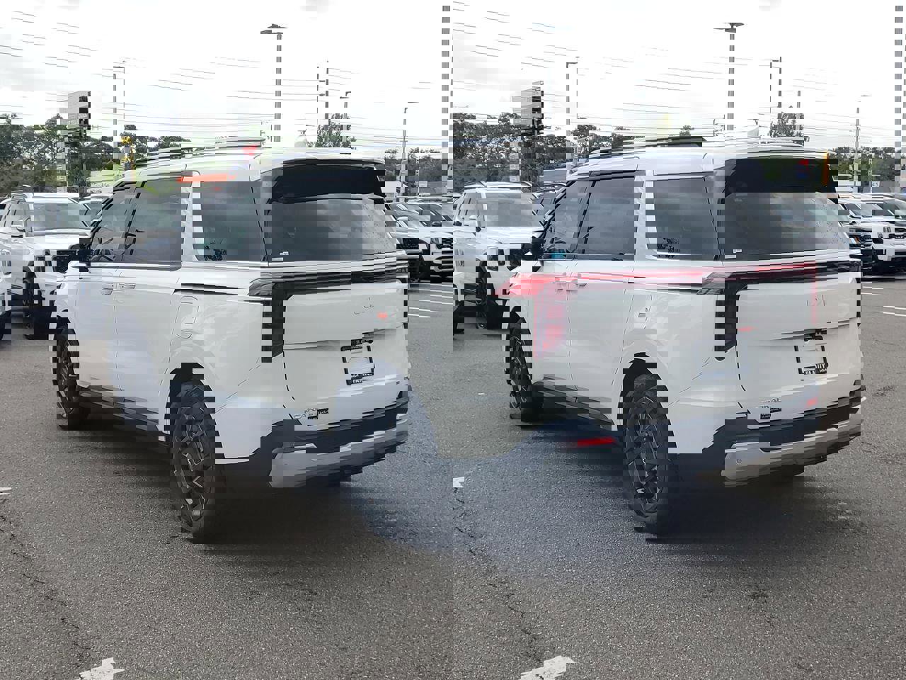 New 2026 Kia Carnival EX image 4