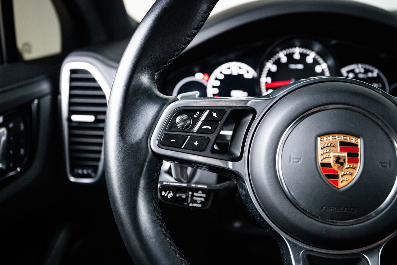 Used 2022 Porsche Cayenne Platinum Edition AWD/4WD image 17
