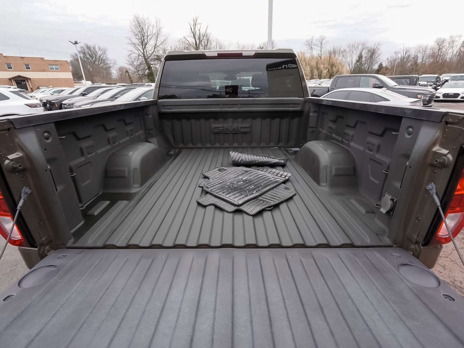 Used 2023 GMC Sierra 1500 Elevation image 46