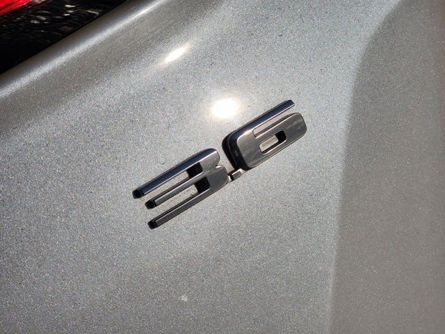 Used 2018 Cadillac XTS Luxury image 9