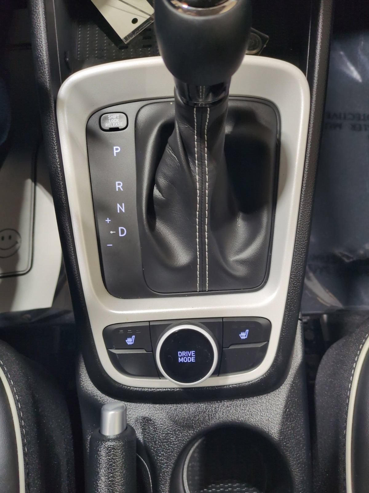 Certified 2023 Hyundai Venue Limited w/ Cargo Package FWD image 19