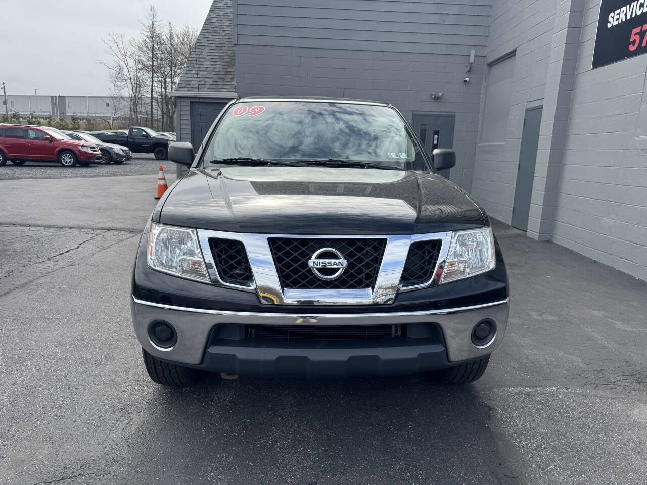Used 2009 Nissan Frontier SE w/ SE Value Truck Pkg image 2
