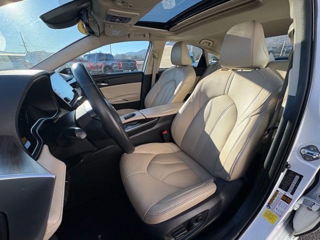 Used 2021 Toyota Avalon XLE image 27