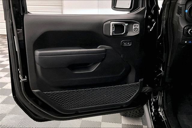 Used 2025 Jeep Wrangler Unlimited Rubicon 4xe w/ Safety Group image 20