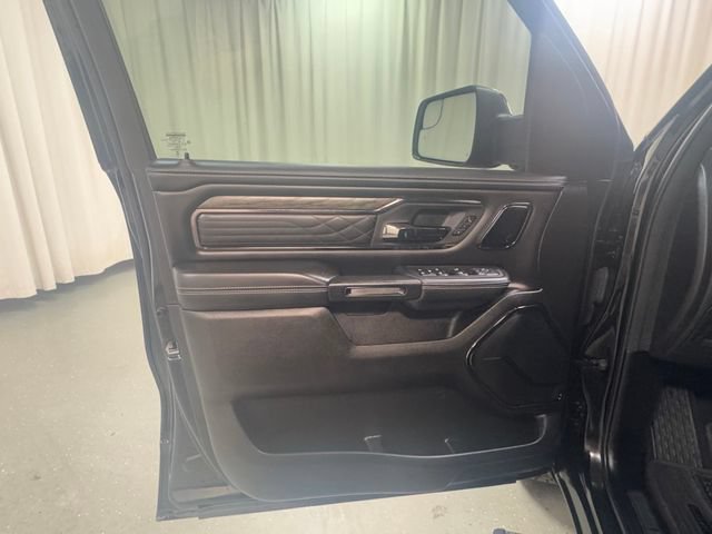 Used 2025 RAM 1500 Limited AWD/4WD image 17
