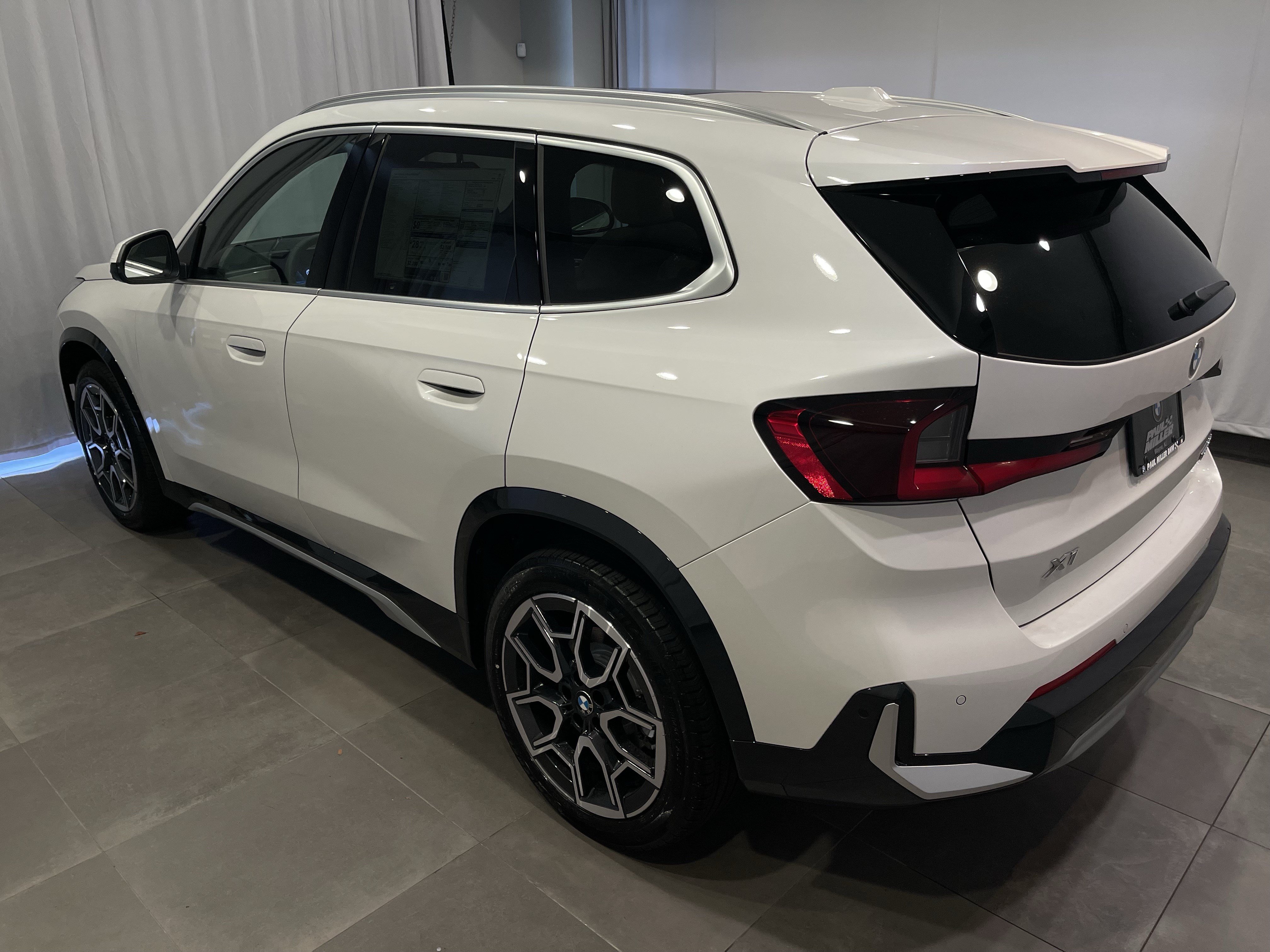 New 2026 BMW X1 xDrive28i w/ Technology Package AWD/4WD image 4