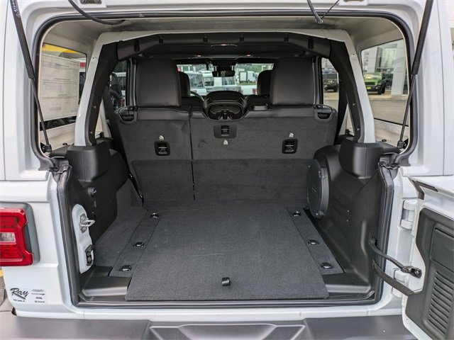 New 2025 Jeep Wrangler Sahara image 24