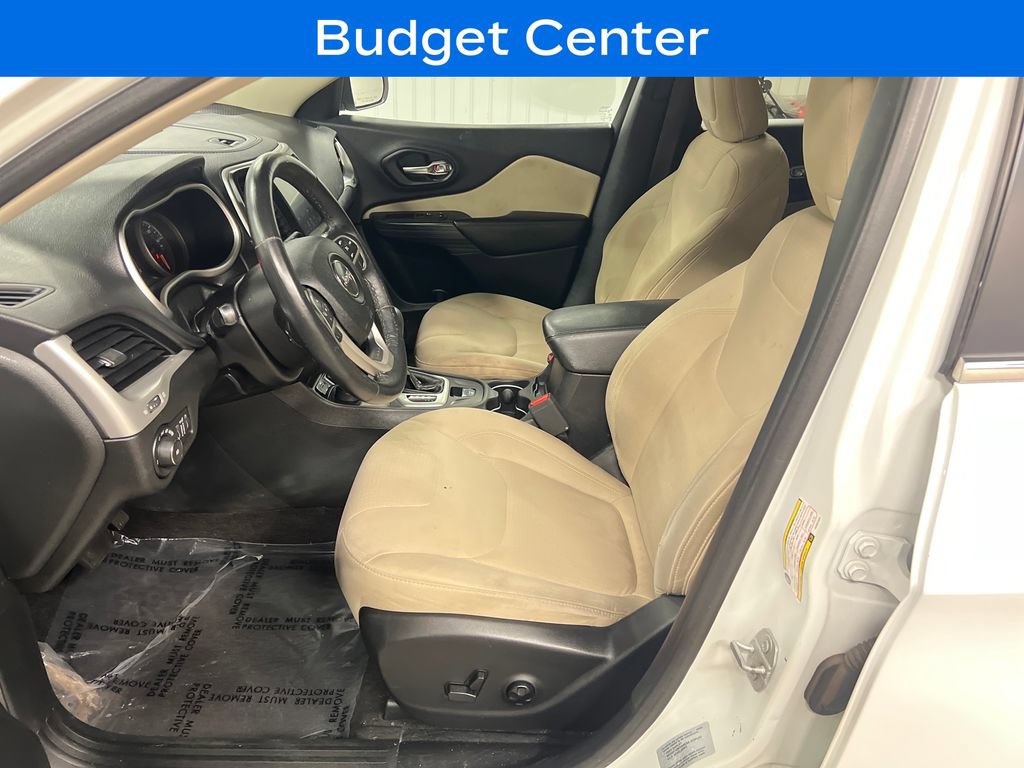 Used 2017 Jeep Cherokee Latitude w/ Safety/Convenience Group AWD/4WD image 12
