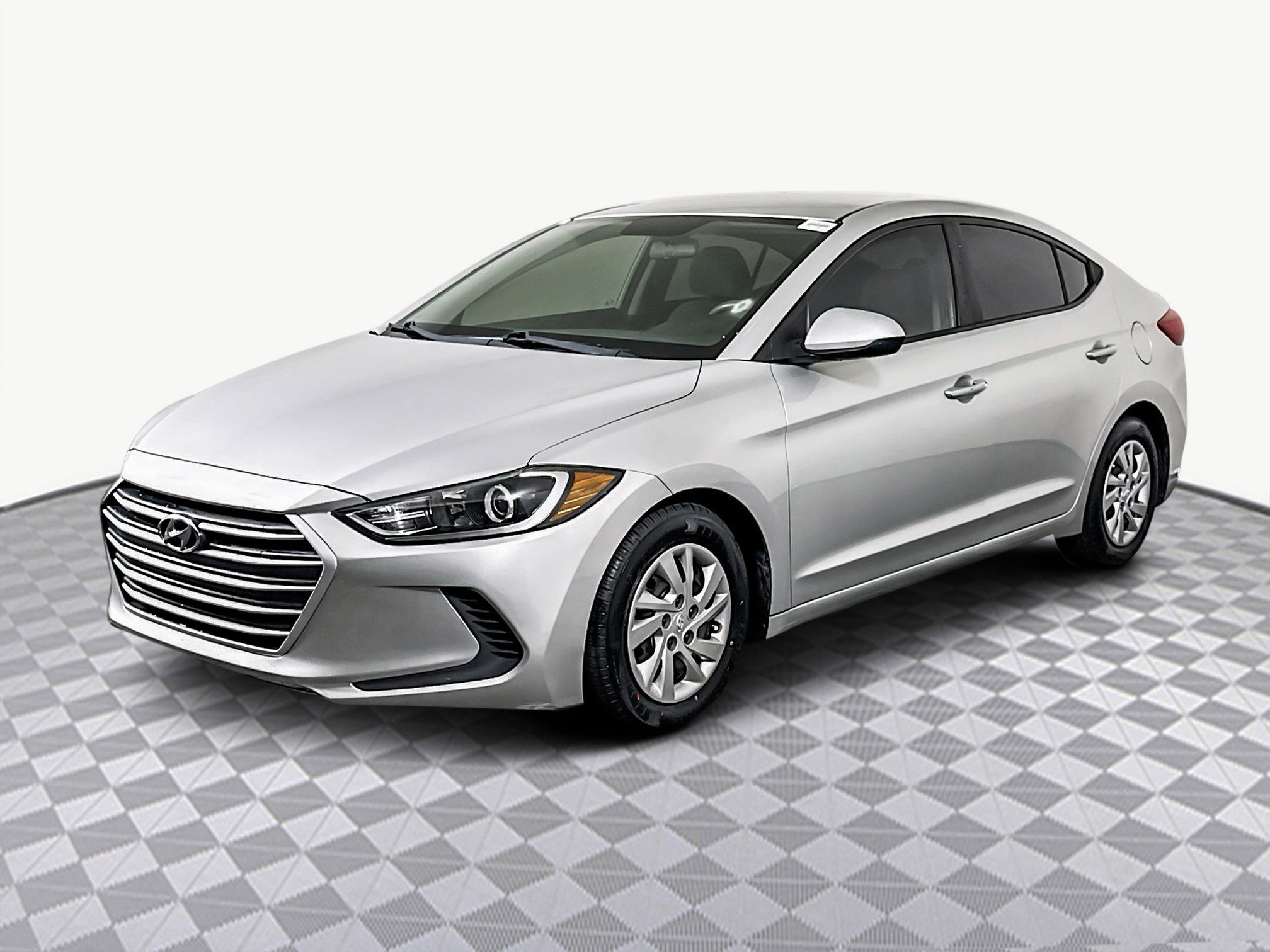 Used 2018 Hyundai Elantra SE image 4