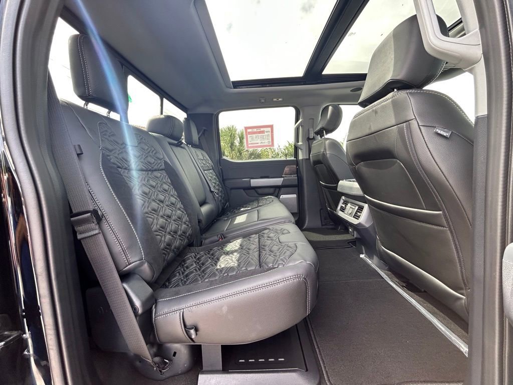 New 2026 Ford F250 Lariat w/ Black Appearance Package image 32