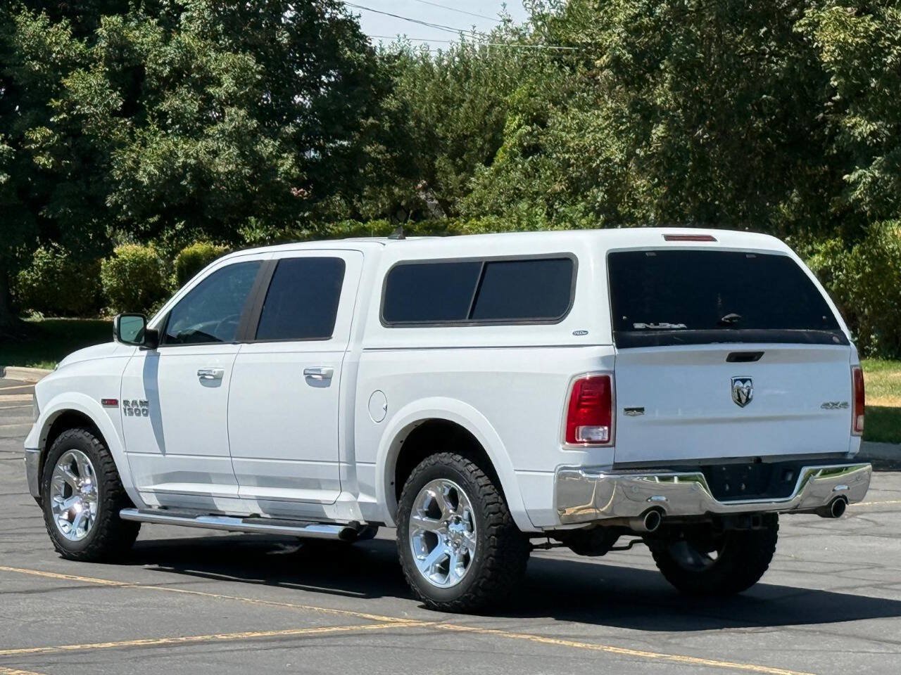 Used 2016 RAM 1500 Laramie w/ Convenience Group AWD/4WD image 3