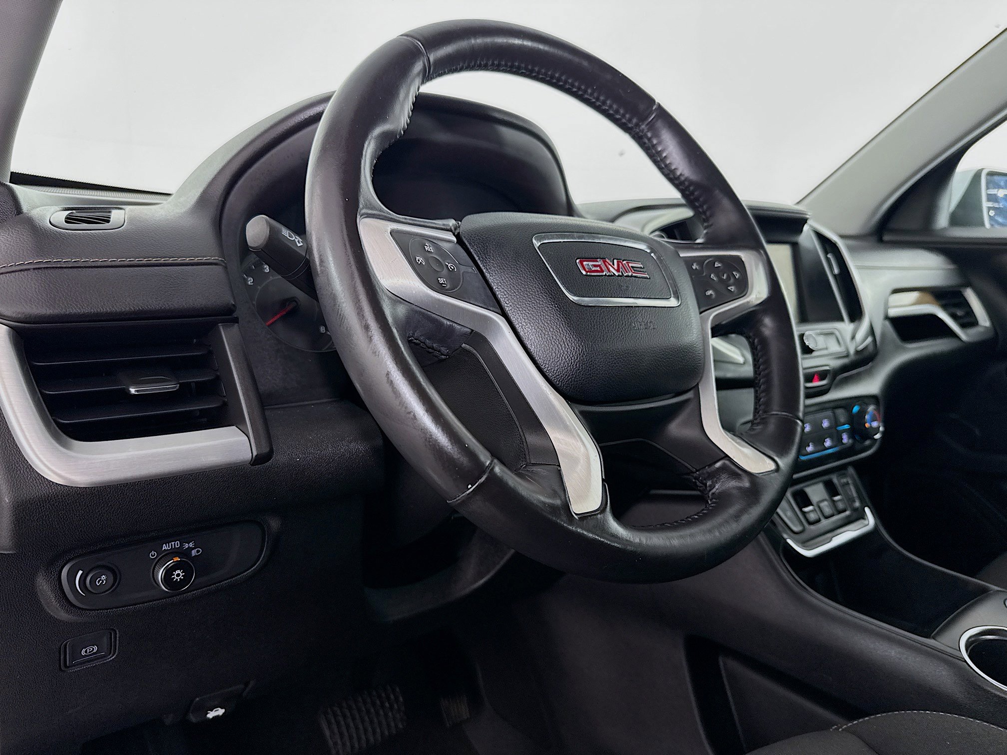 Used 2019 GMC Terrain SLE image 22