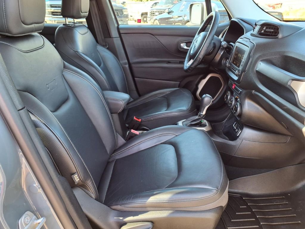 Used 2017 Jeep Renegade Limited FWD image 13