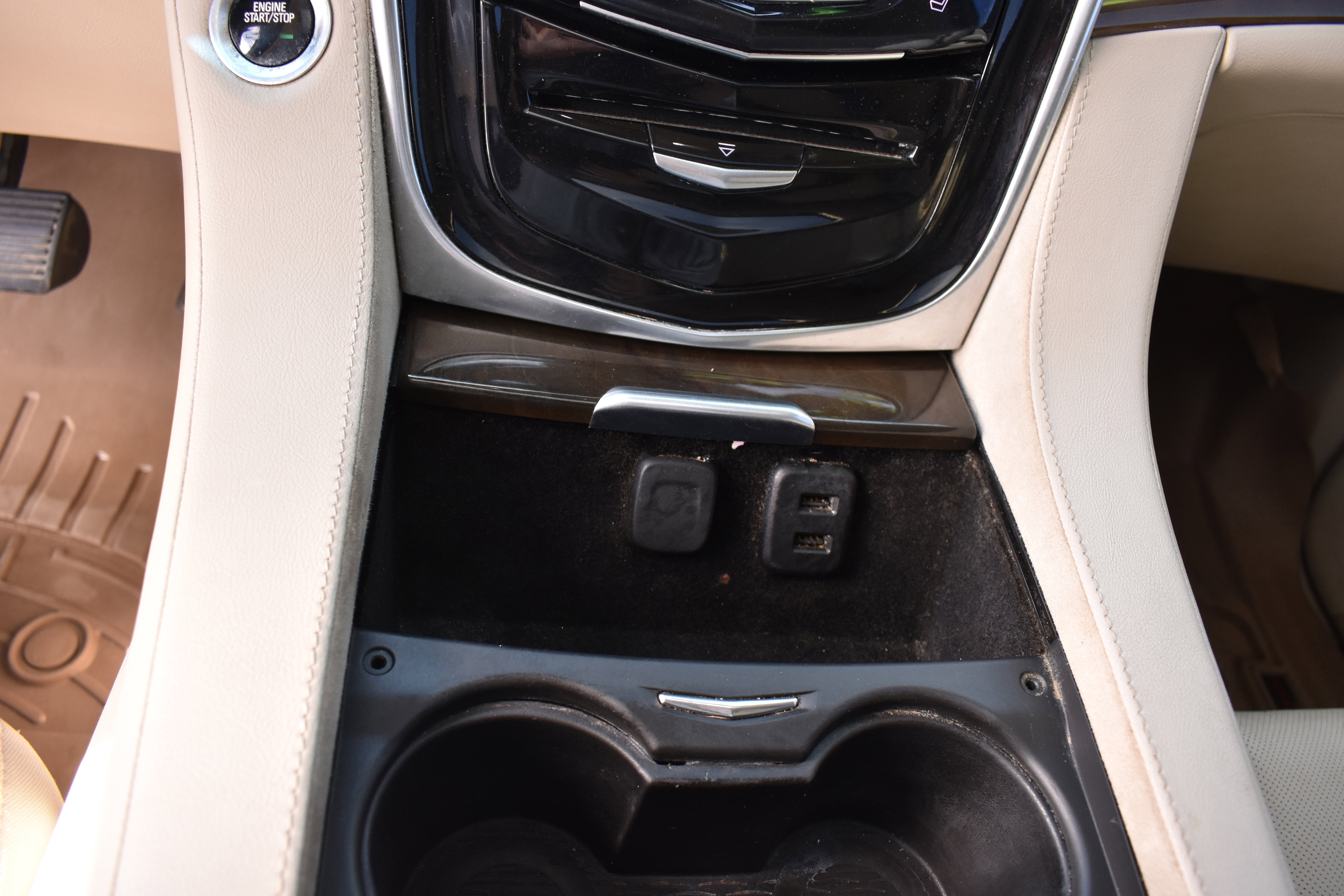 Used 2019 Cadillac Escalade ESV Premium Luxury w/ LPO, Radiant Package image 23