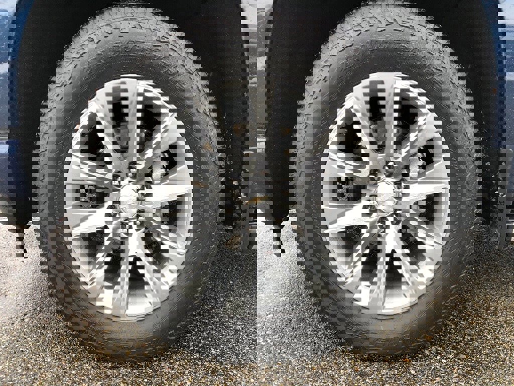 Used 2020 Chevrolet Silverado 1500 High Country w/ Technology Package image 9